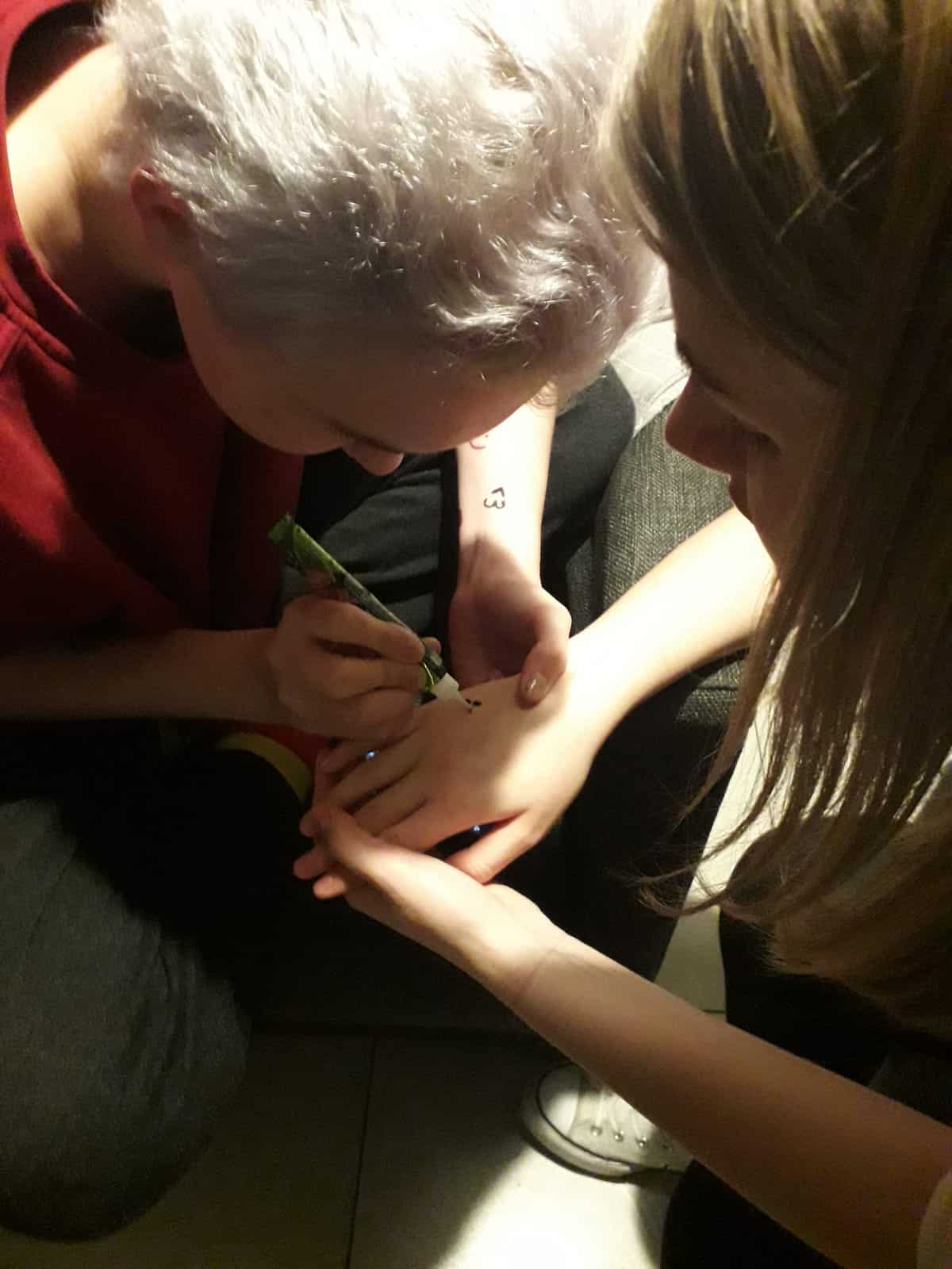 AWG-Ensen-Henna-Tattoo-Karl-Immanuel-Kuepper-Stiftung-08